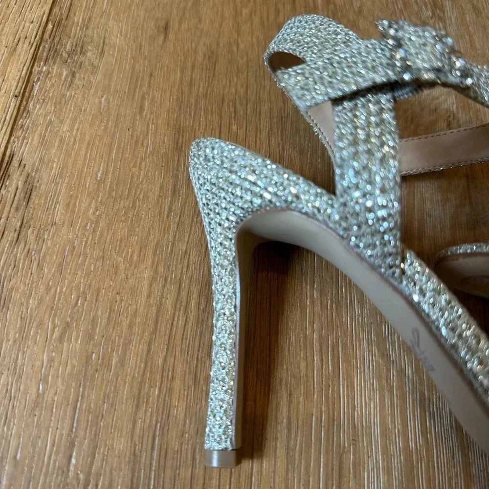 Jewel Badgley Mischka Glitter Alina sandal special occasion wedding shoe - Picture 5 of 11